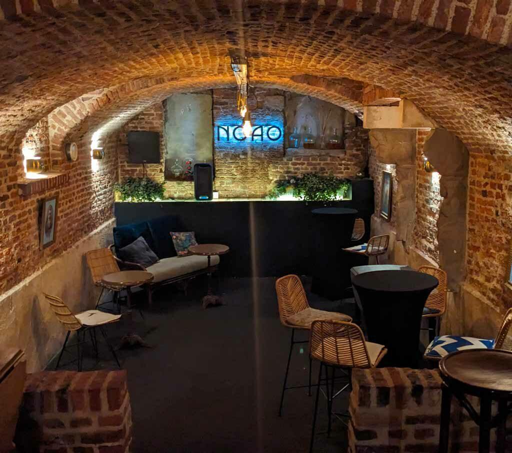 Cave voûtée du Noao Bar, ambiance feutrée